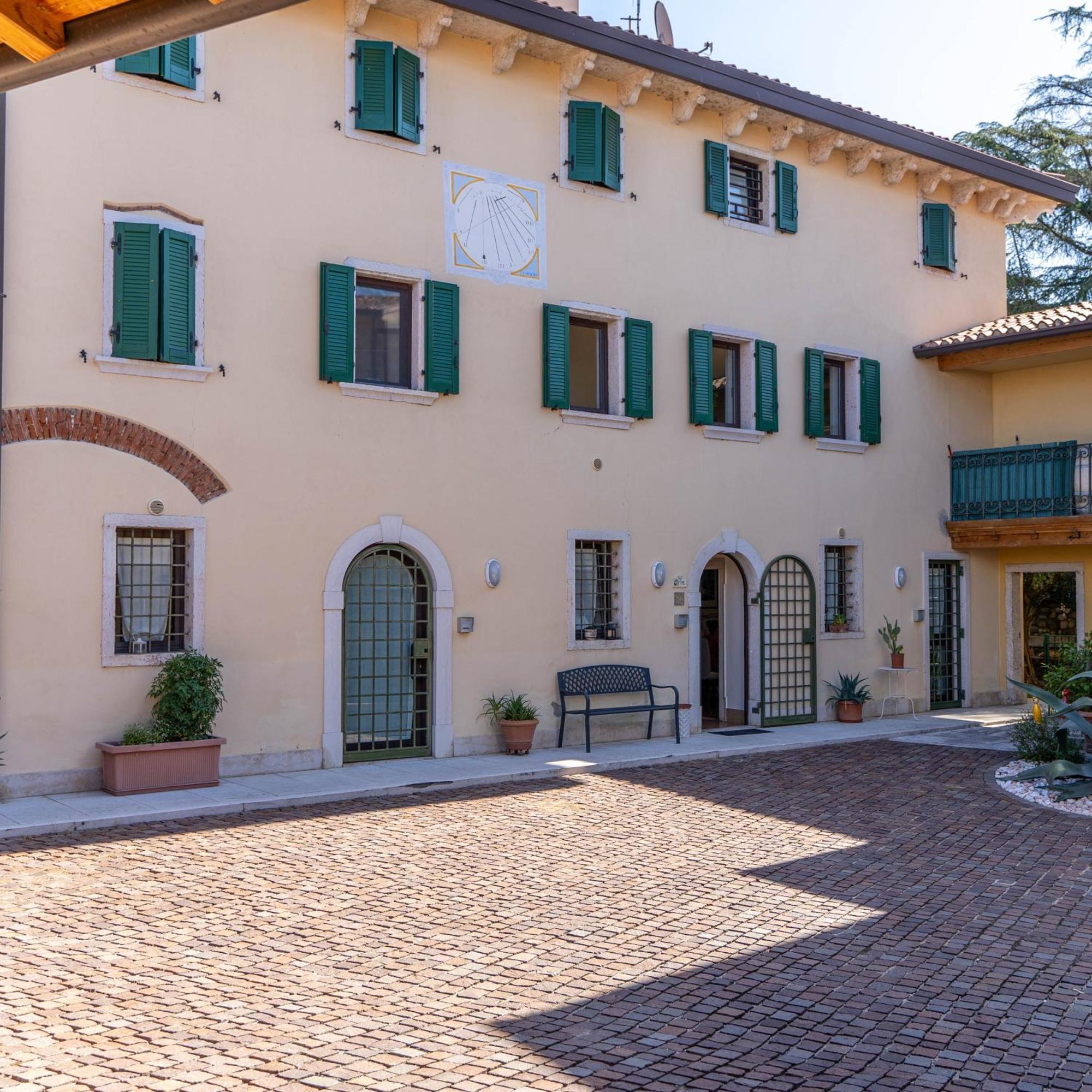 A Casa Di Tom Bed & Breakfast Sant'Ambrogio di Valpolicella Luaran gambar